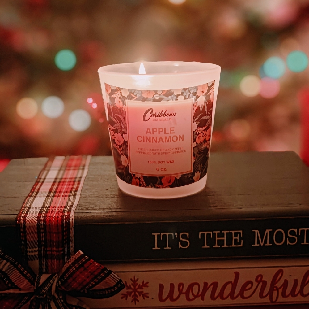 Apple cinnamon candle